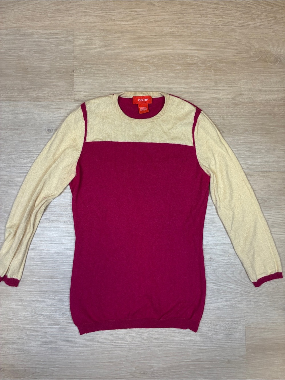 Co-Op 55% Cashmere 45% Cotton Two-Tone Crewneck Sweater in Magenta and Cream Sm.